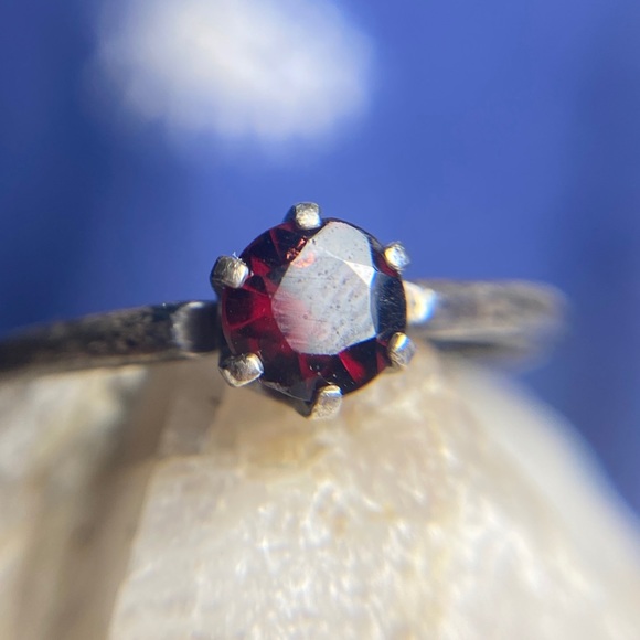 Vintage Sterling Red Gemstone Ring - Picture 2 of 11